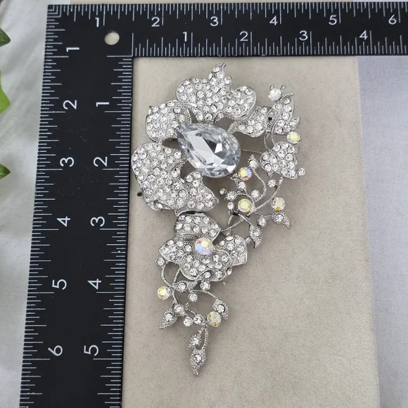 Large Statement Silver Floral Brooch Pin - Picture 7 of 7